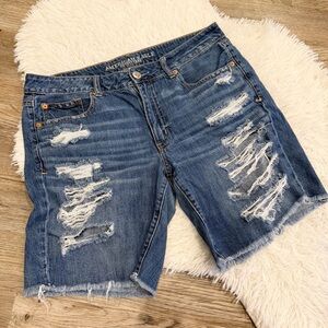 American Eagle Tomgirl Bermuda Distressed Denim Shorts Grunge 12 Summer